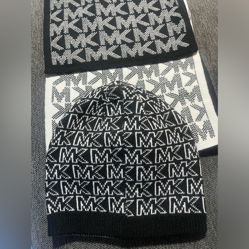 COPY - Women’s Michael Kors Scarf and Hat Set